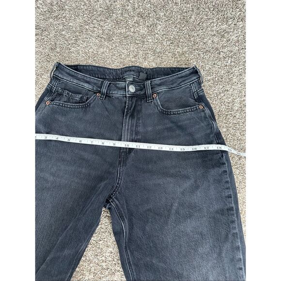 American Eagle Strigid Mom Jean Black Wash Denim Ripped Knees High Rise Size 8 - Picture 9 of 13